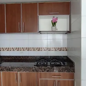 Hermoso En Conjunto Cerrado Cerca Al Aeropuerto Apartamento